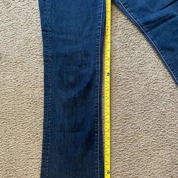 7 For All Mankind low-rise, bootcut, size 29 jeans - Picture 4 of 7